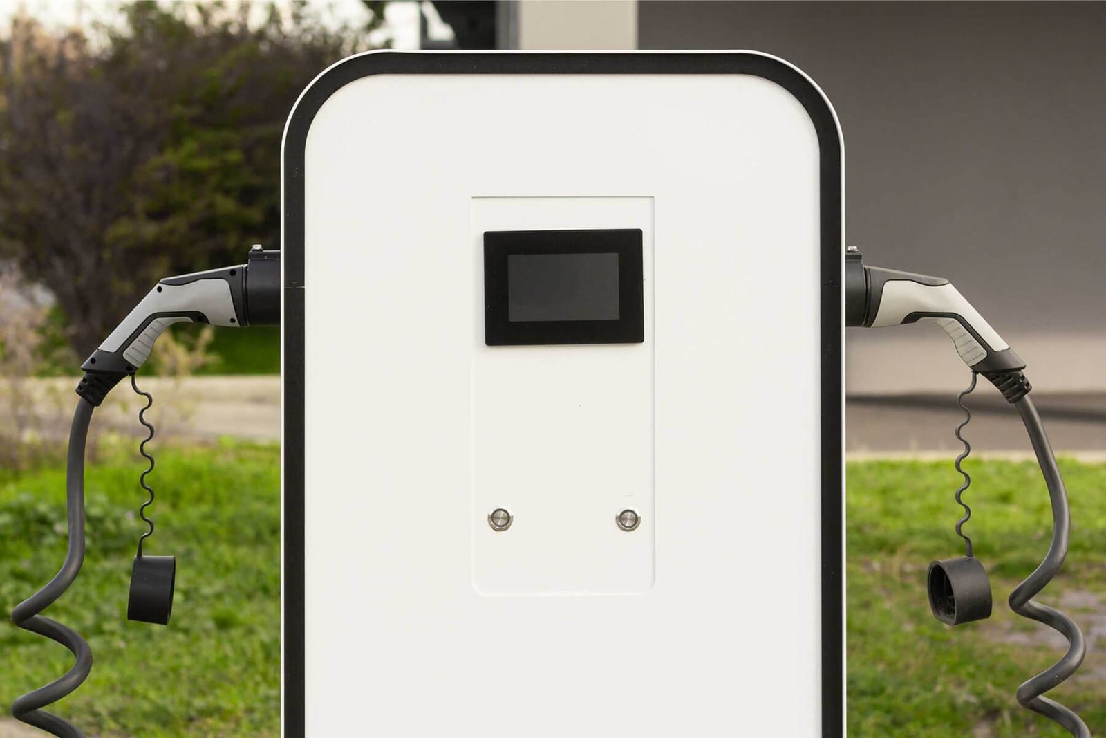 modern-electrical-fast-charger-to-electrical-or-hy-A7YQ3B4.jpg